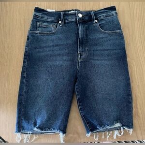 Good American|Bermuda Jean Shorts•••Size 6/28,High Rise & Distressed Detail